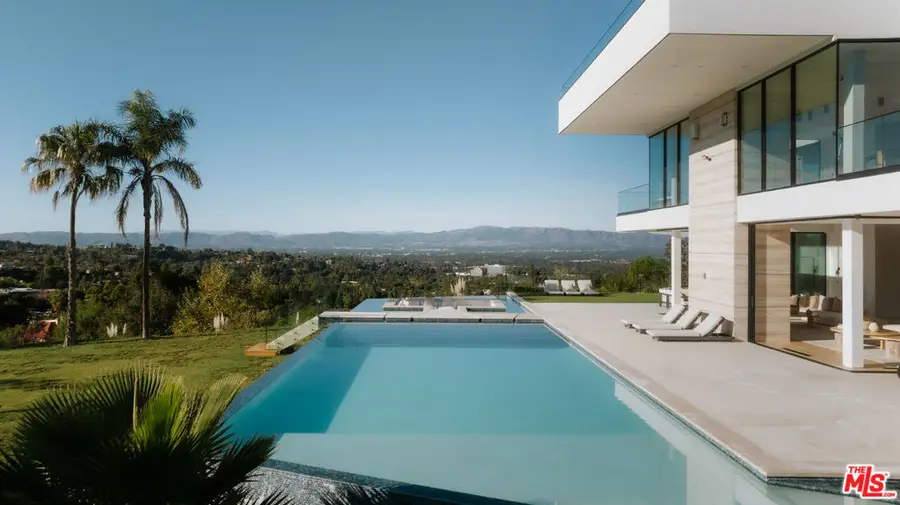 16187 Royal Oak Road, Encino, CA 91436 - Image #3