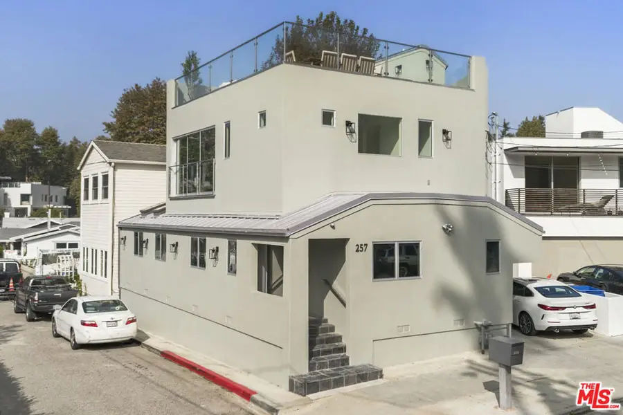 257 Entrada Drive, Santa Monica, CA 90402 - #2
