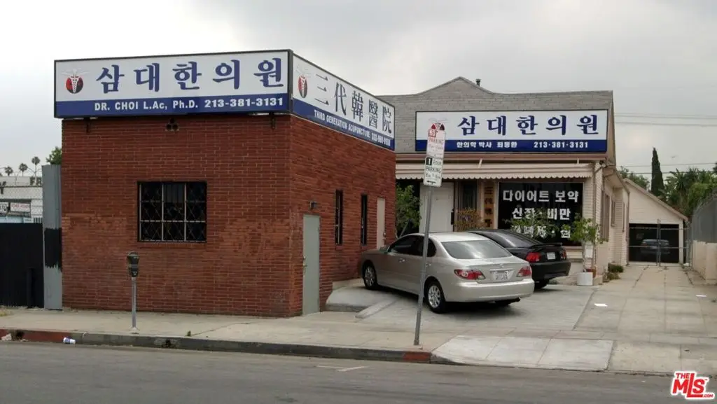 220 N Oxford Avenue, Los Angeles, CA 90004 - Image #1