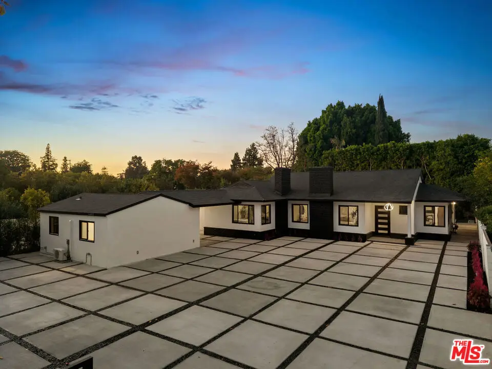 14011 Magnolia Boulevard, Sherman Oaks, CA 91423 - Image #1