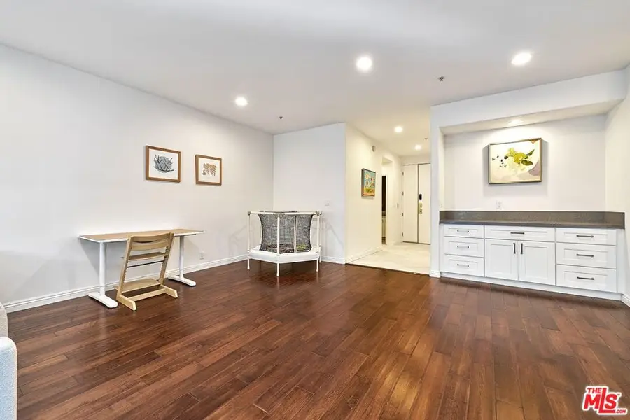 333 Westminster Avenue #204, Los Angeles, CA 90020 - #3