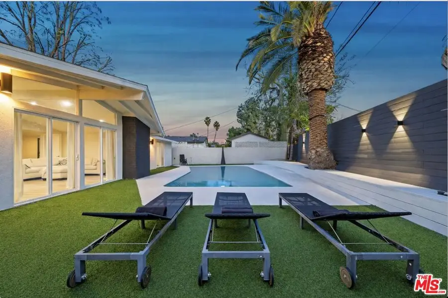 20308 Mobile Street, Winnetka, CA 91306 - Image #2