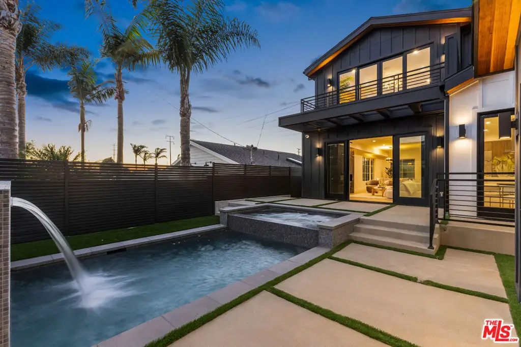 908 Rosecrans Avenue, Manhattan Beach, CA 90266 - Image #1