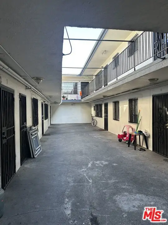 6500 S Western Avenue, Los Angeles, CA 90047 - Image #3