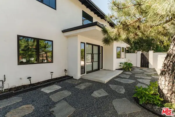 23278 Aetna Street, Woodland Hills, CA 91367