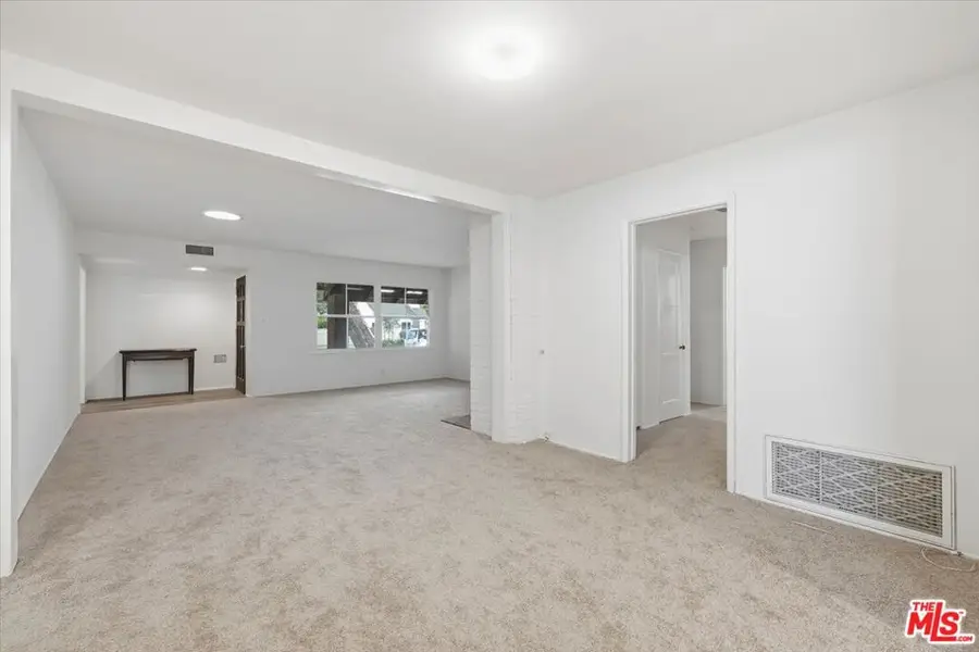 11401 Clover Avenue, Los Angeles, CA 90066 - Image #3