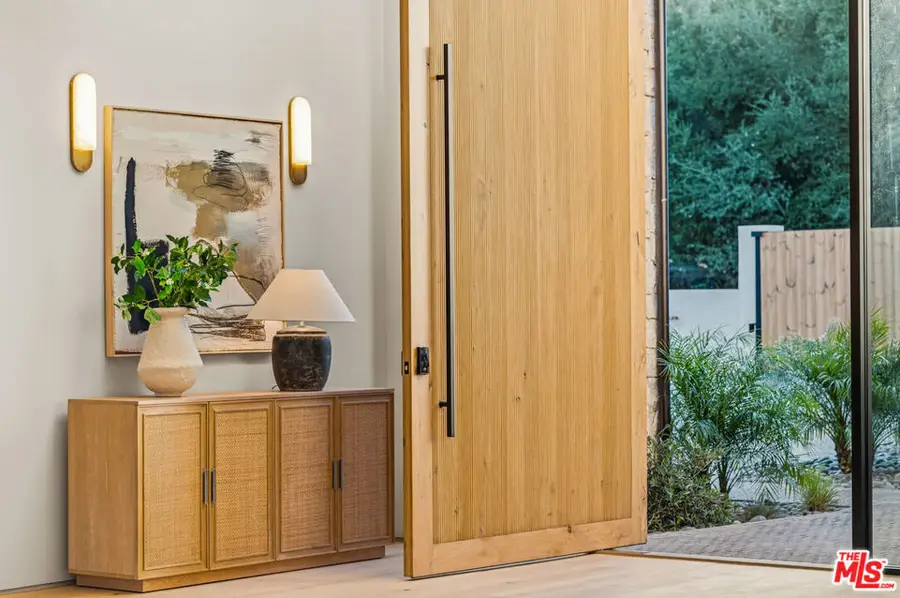 4816 Oak Park Avenue, Encino, CA 91316 - Image #2