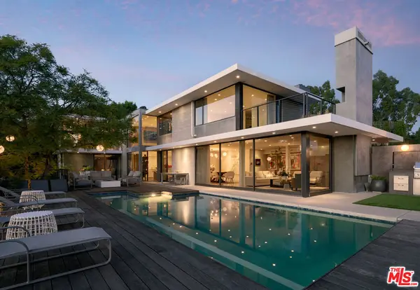 1215 Chickory Lane, Los Angeles, CA 90049