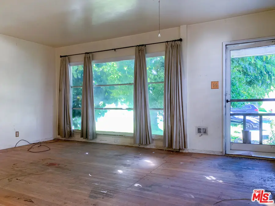 320 S Glenwood Place, Burbank, CA 91506 - Image #3