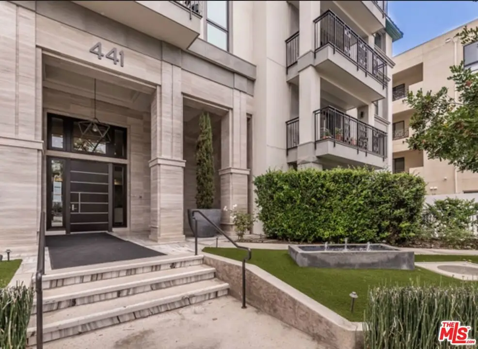 441 S Barrington Avenue #209, Los Angeles, CA 90049 - Image #1