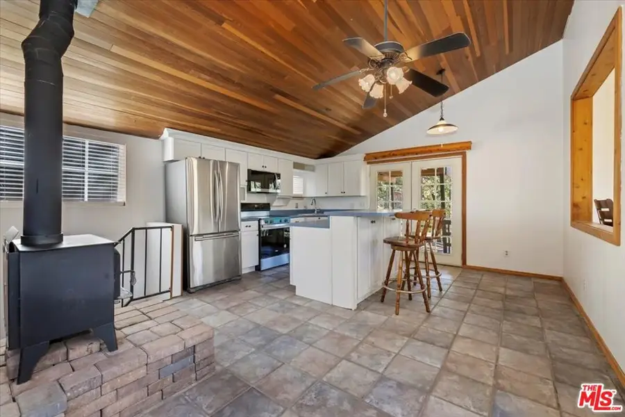 6302 Spruce Avenue, Angelus Oaks, CA 92305 - Image #3