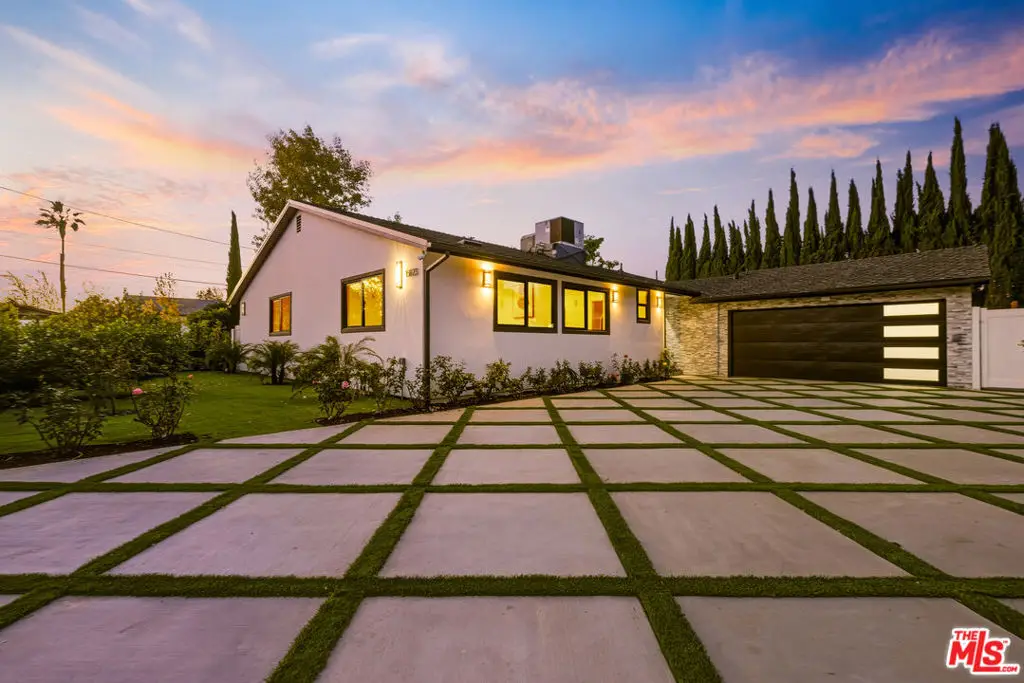 16823 Valerio Street, Lake Balboa, CA 91406 - Image #1