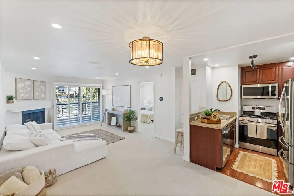 5545 Canoga Avenue #206, Woodland Hills, CA 91367 - #1