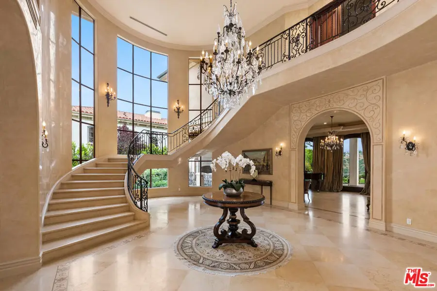 2108 Stratford Circle, Los Angeles, CA 90077 - Image #3