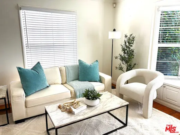 8344 Kenyon Avenue, Los Angeles, CA 90045