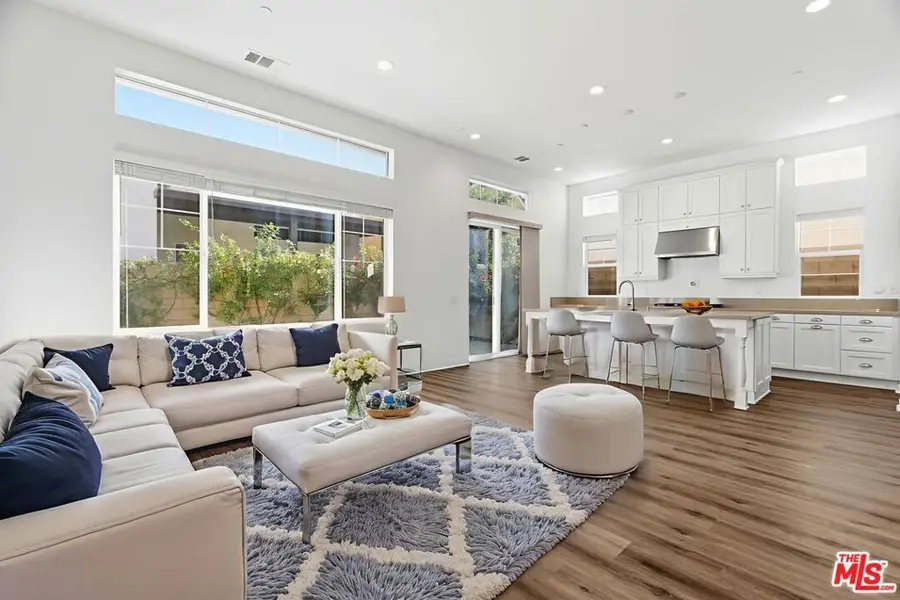 25118 Orange Lane, Canyon Country, CA 91387 - Image #3