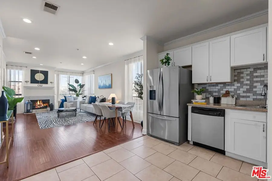 6938 Laurel Canyon Boulevard #302, North Hollywood, CA 91605 - Image #2