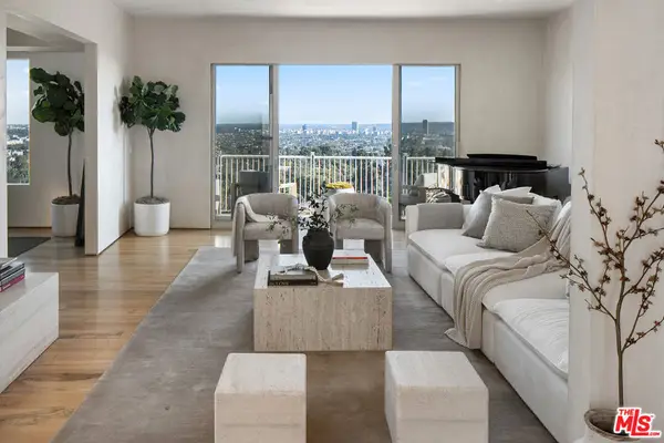 7882 Fareholm Drive, Los Angeles, CA 90046