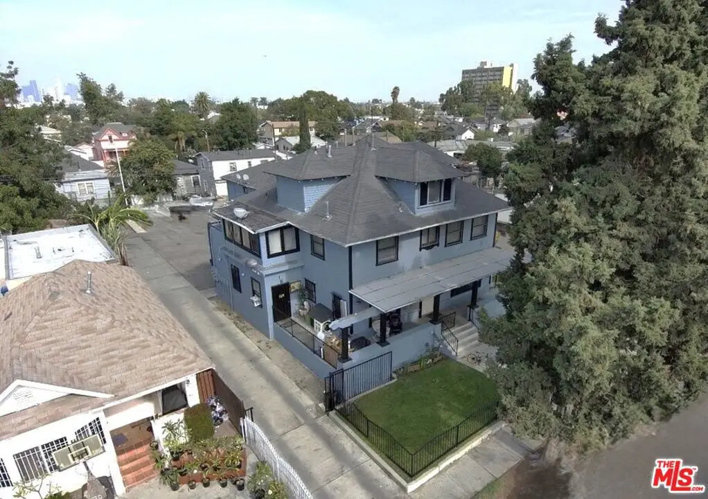 915 E 50th Street, Los Angeles, CA 90011 - Image #1