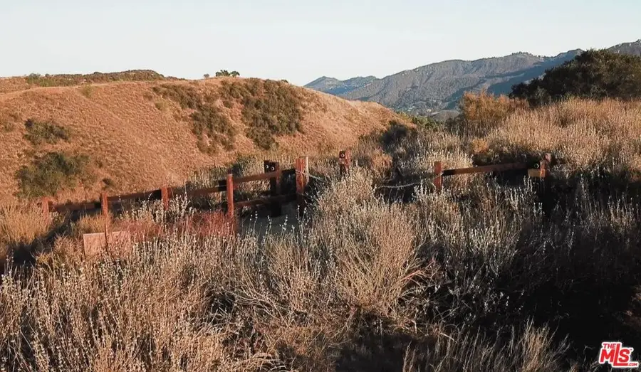 22800 Portage Circle Drive, Topanga, CA 90290 - #3