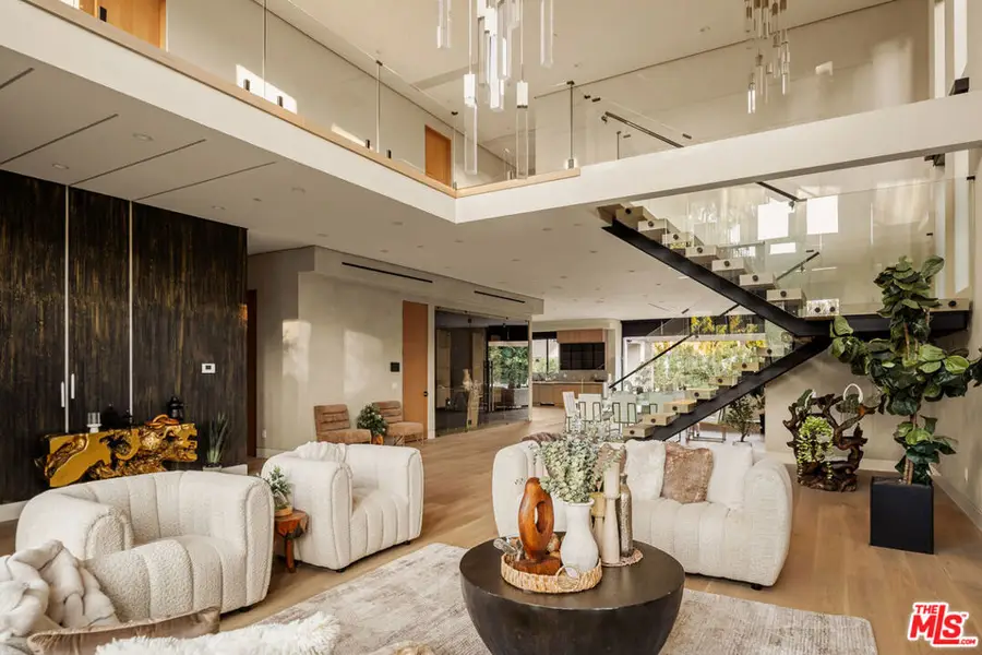 4528 Matilija Avenue, Sherman Oaks, CA 91423 - #3