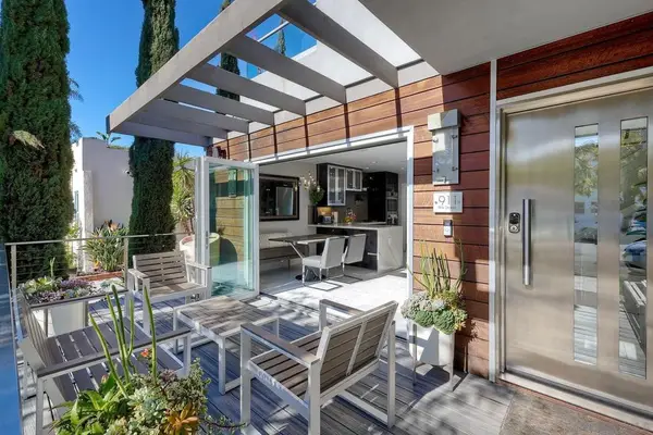 911 9th St, Coronado, CA 92118