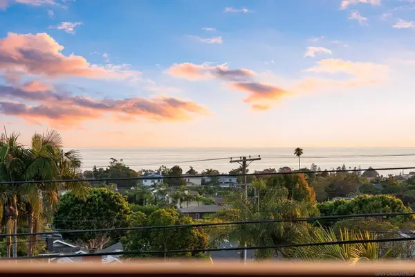 3306 Donna Dr, Carlsbad, CA 92008