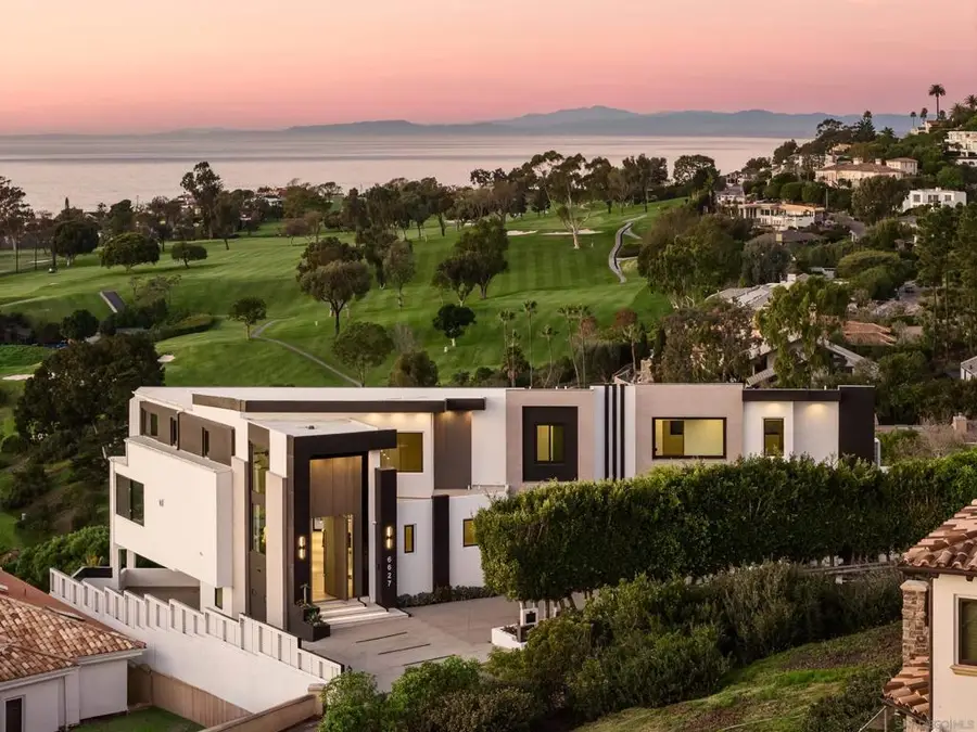 6627 Muirlands Dr, La Jolla, CA 92037 - Image #2