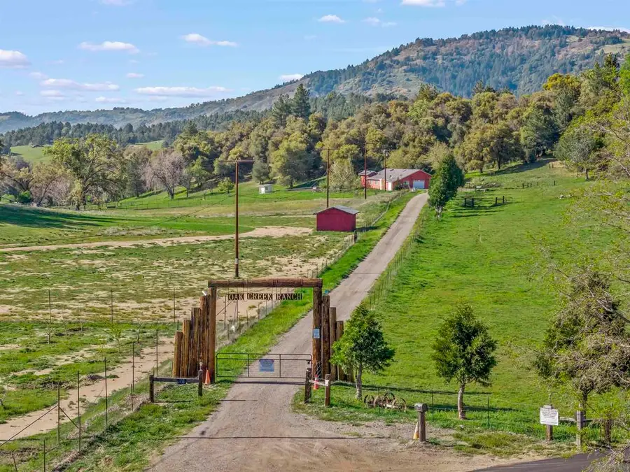 2464 Wynola Rd, Julian, CA 92036 - #2
