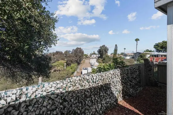 2750 Wheatstone #110, San Diego, CA 92111