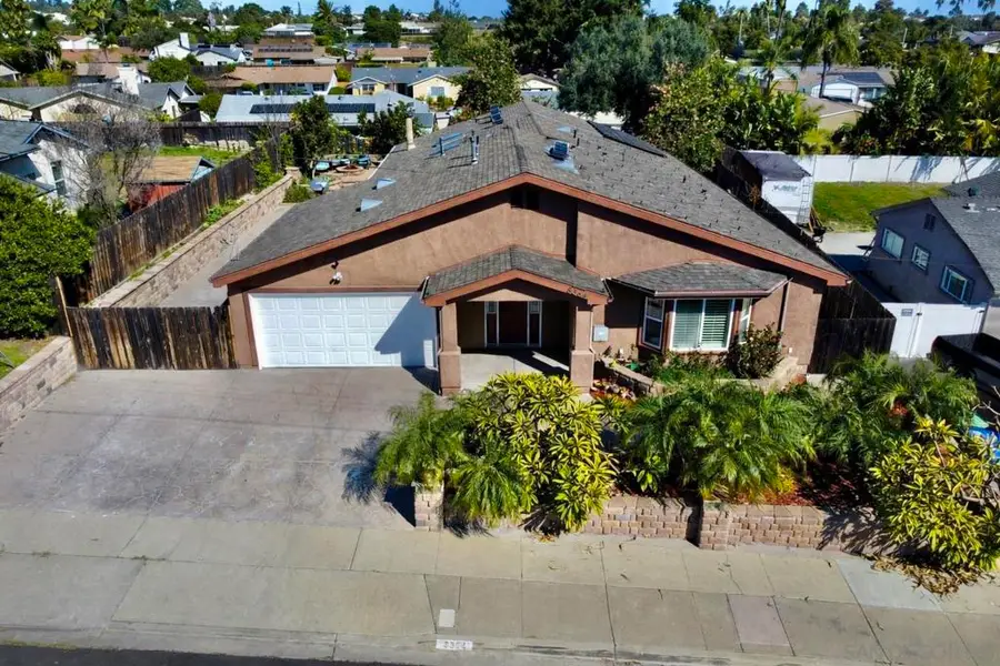8364 Lake Ashwood Ave, San Diego, CA 92119 - Image #2