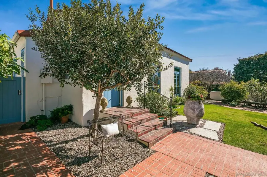 7227 Olivetas Ave, La Jolla, CA 92037 - Image #2