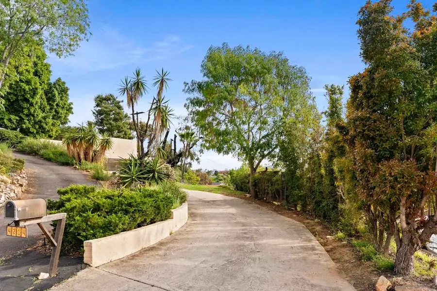 4214 Bobbie Ln, La Mesa, CA 91941 - Image #2