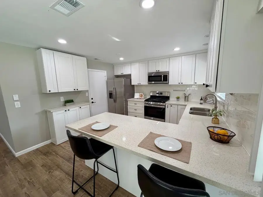 1188 Waxwing Dr., Vista, CA 92083 - #3