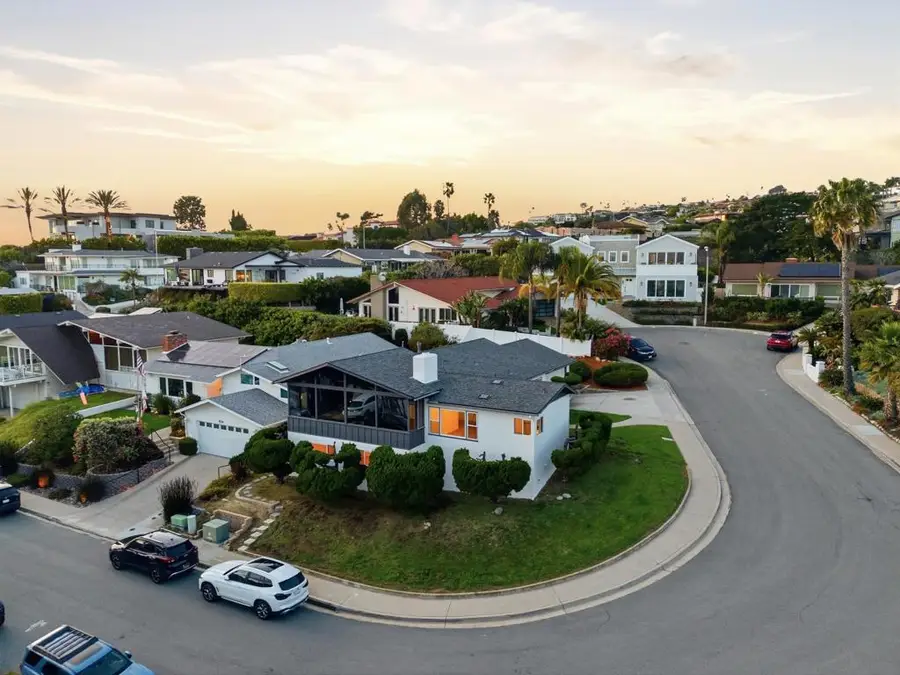 934 Candlelight Place, La Jolla, CA 92037 - #3