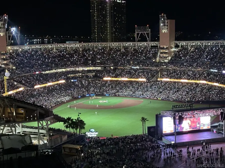 427 9th Ave #1402, San Diego, CA 92101 - #3