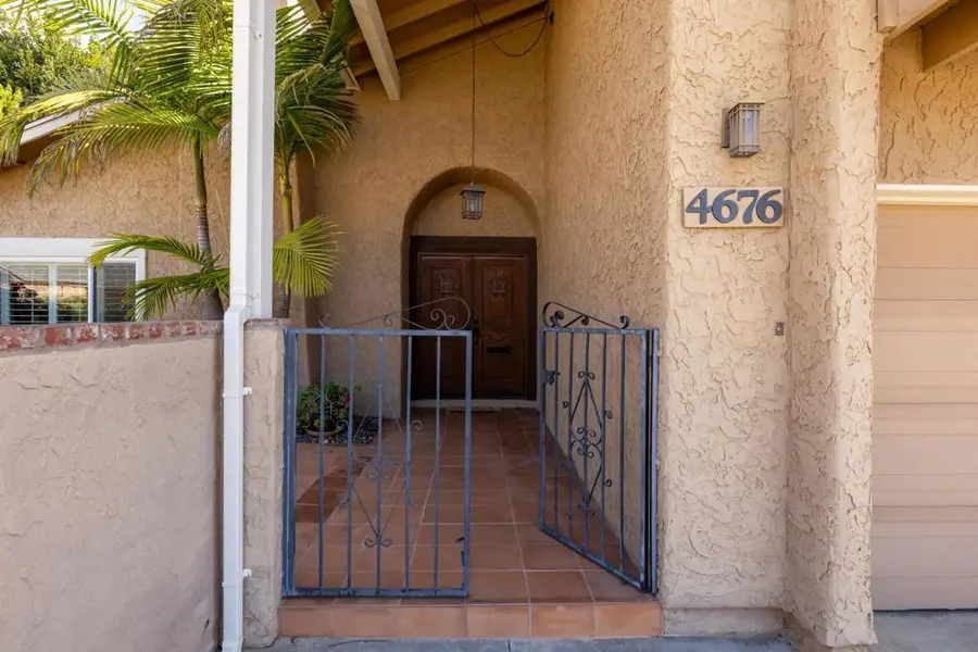 4676 Huggins, San Diego, CA 92122 - #3