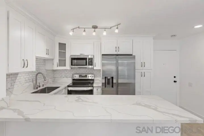 4600 Lamont St #204, San Diego, CA 92109 - #1
