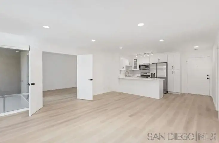 4600 Lamont St #204, San Diego, CA 92109 - #3