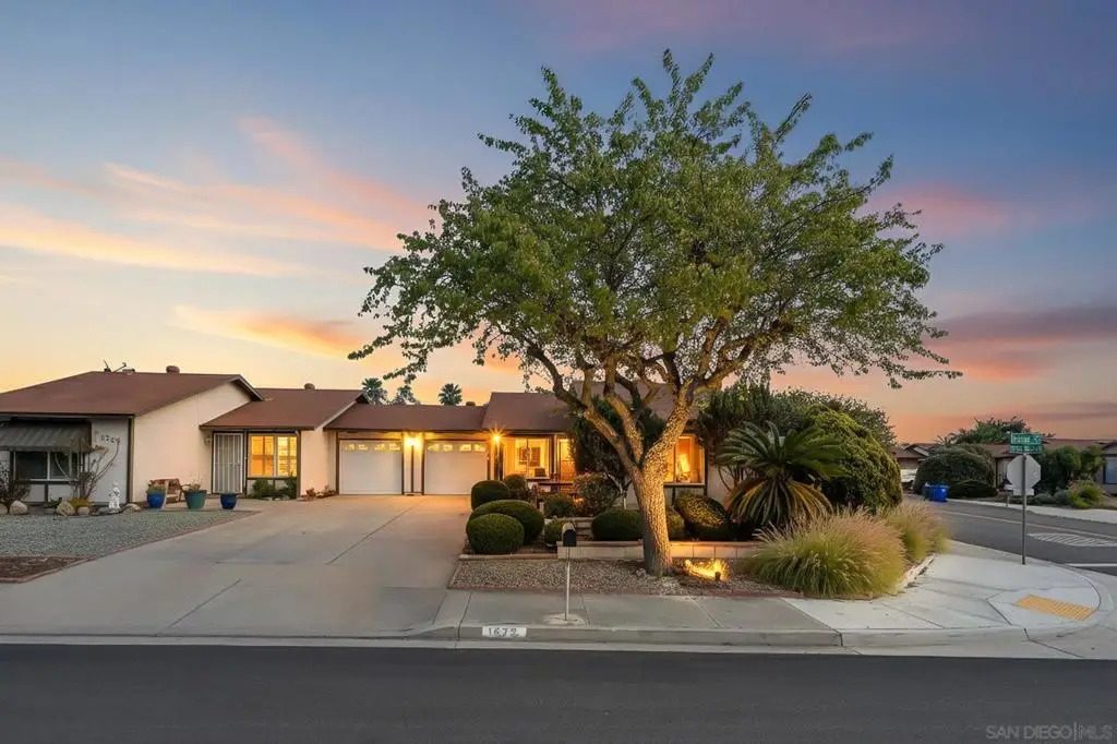1572 Peacock Blvd, Oceanside, CA 92056 - #1