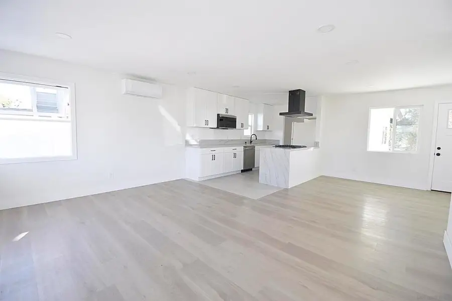 4646 Coconino Way, San Diego, CA 92117 - #3