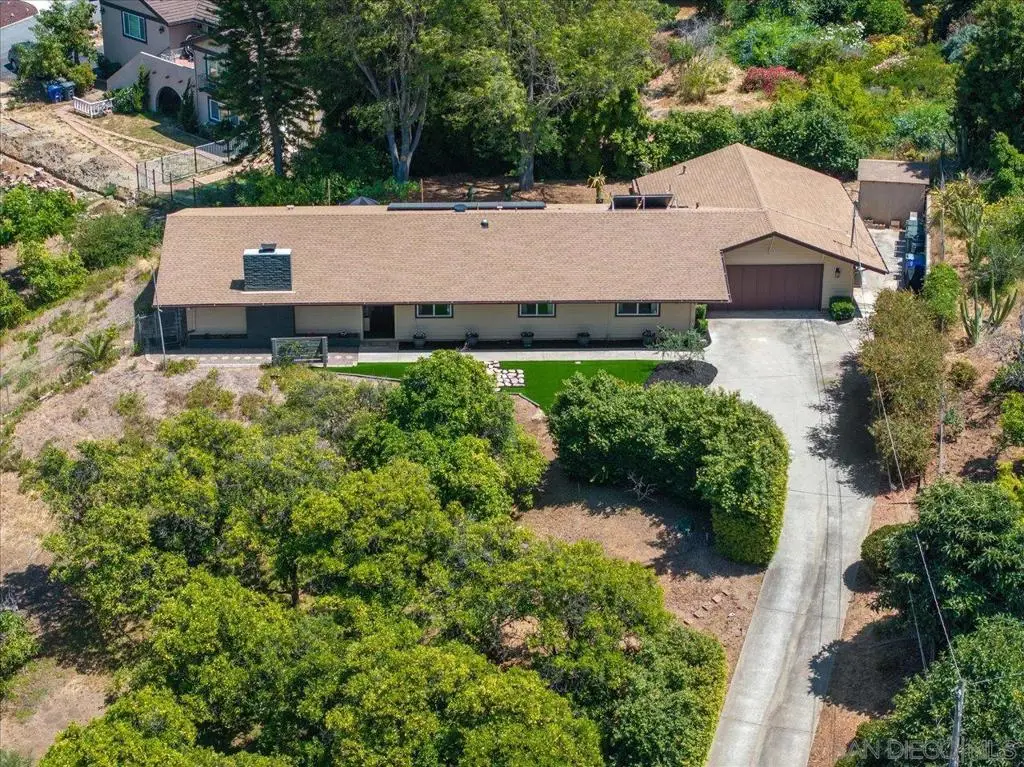 1109 Via La Cuesta, Escondido, CA 92029 - #1