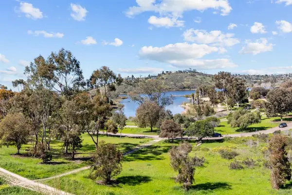 5704 Baltimore Drive #325, La Mesa, CA 91942