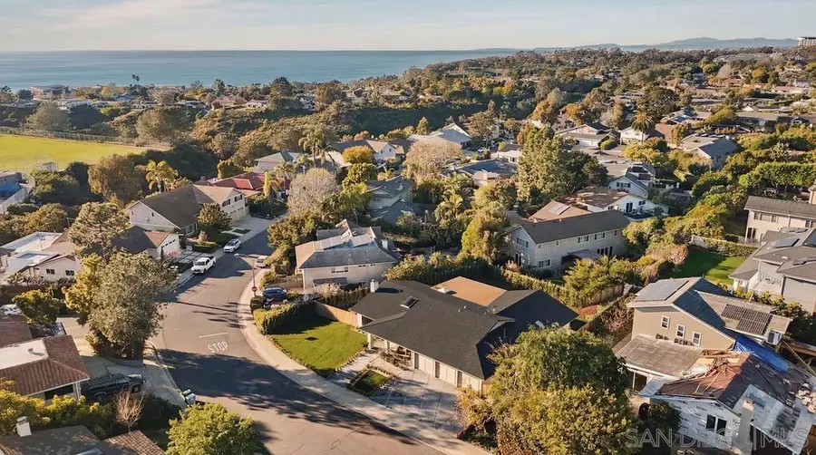 8390 Cliffridge Ln, La Jolla, CA 92037 - #3