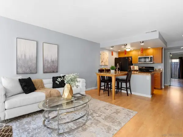 1568 Thomas Ave, San Diego, CA 92109