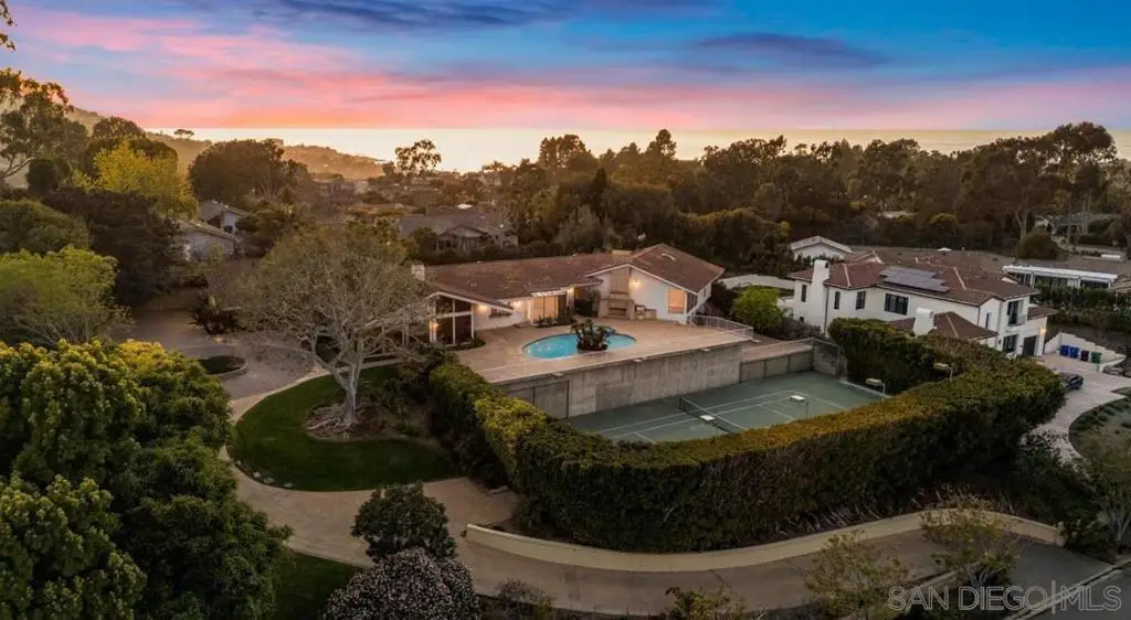 3013 Woodford Dr, La Jolla, CA 92037 - #1