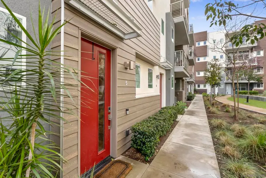 2049 Bravo Loop #5, Chula Vista, CA 91915 - #2