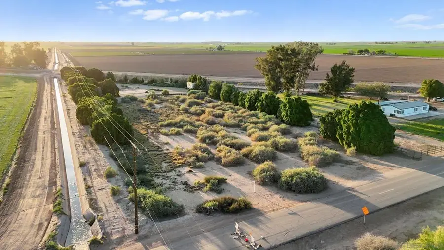 2465 Meloland Rd, El Centro, CA 92243 - #2