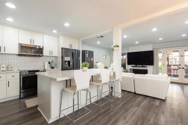 9758 Caminito Doha, San Diego, CA 92131