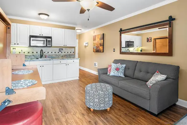 1021 Scott St #218, San Diego, CA 92106